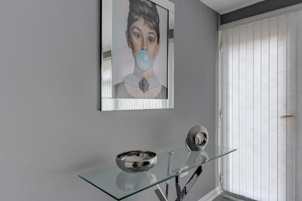 Sunderland Self Catering 4 - Centre Townhouse With Free Parking *